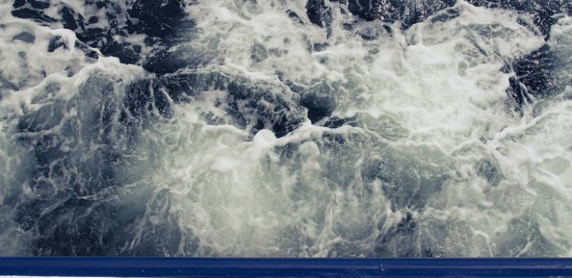 Cleaning of ballast water tanks